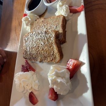 Meet & Eat - Banana french toast - Breakfast & Brunch Near Me - Sacramento, California Meet & Eat - Banana french toast - Breakfast & Brunch Near Me - Sacramento, California