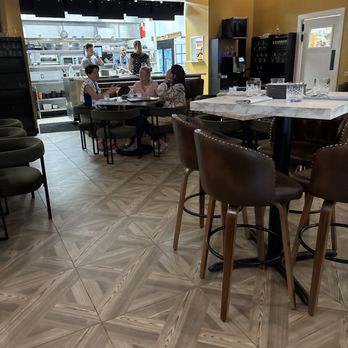Vybe - Inside - Wine Bars Near Me - Fort Myers, Florida Vybe - Inside - Wine Bars Near Me - Fort Myers, Florida