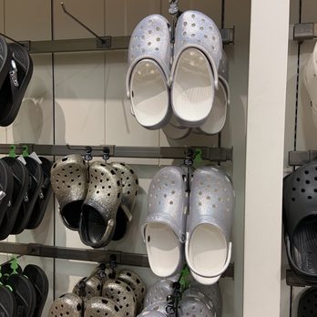 DSW Designer Shoe Warehouse - New Year's Eve silver shoes shopping 12.30.22 - Shoe Stores Near Me - Brea, California
