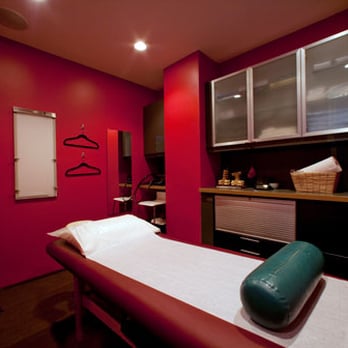 Ron Safko, DC - Safko Chiropractic and Massage soothing treatment room. - Chiropractors Near Me - New York, New York Ron Safko, DC - Safko Chiropractic and Massage soothing treatment room. - Chiropractors Near Me - New York, New York