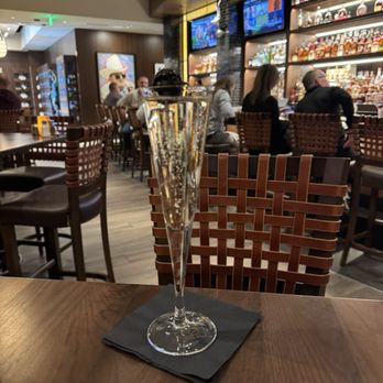 The Capital Grille - Bar area - Steakhouses Near Me - San Antonio, Texas