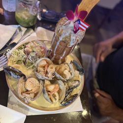 Tainos Cafe & Lounge - Seafood Mofongo
