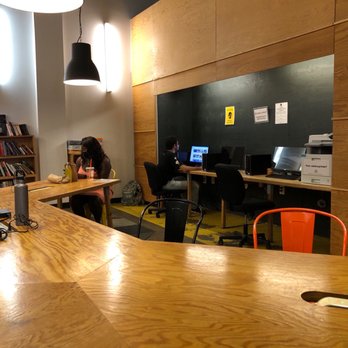 The Local Hostel - Use the computers - Hostels Near Me - Long Island City, New York The Local Hostel - Use the computers - Hostels Near Me - Long Island City, New York