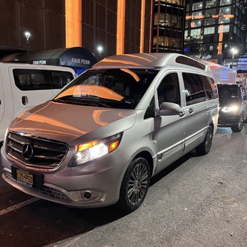 Rain’s Deluxe Transport - Limos Near Me Rain’s Deluxe Transport - Limos Near Me