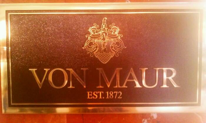 Von Maur Lindale Image