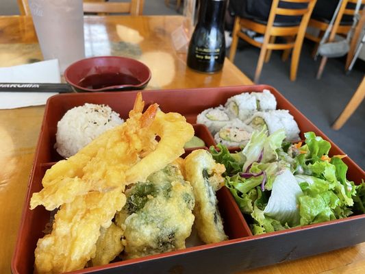 Sushi Daruma by null
