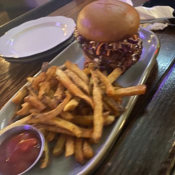 Bedford Falls - Charleston - Fried Chicken Sandwich - New American Near Me - Charleston, South Carolina