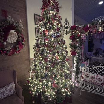 The Cobblestone Cottage - Holiday decor was stunning! - Tea Rooms Near Me - Las Vegas, Nevada The Cobblestone Cottage - Holiday decor was stunning! - Tea Rooms Near Me - Las Vegas, Nevada