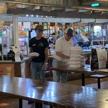 Hard Eight BBQ - Manager and staff not respecting customers by wearing masks while prepping your food - Barbeque Near Me - The Colony, Texas Hard Eight BBQ - Manager and staff not respecting customers by wearing masks while prepping your food - Barbeque Near Me - The Colony, Texas