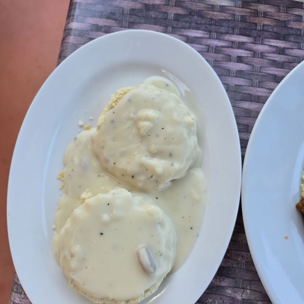 Springside Restaurant - Biscuits and gravy - Breakfast & Brunch Near Me - Paso Robles, California Springside Restaurant - Biscuits and gravy - Breakfast & Brunch Near Me - Paso Robles, California