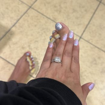 Amy Hair & Nails Spa - Regular nail polish on my toes, shellac on my hands - Hair Salons Near Me - Everett, Washington Amy Hair & Nails Spa - Regular nail polish on my toes, shellac on my hands - Hair Salons Near Me - Everett, Washington