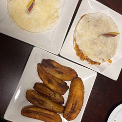 Parrilla Colombiana - Arepas and plantains