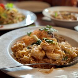 Lemongrass Thai Restaurant - Pad Thai with shrimps