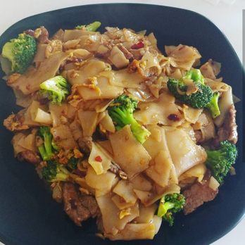 WaiWai Kitchen - Pad see ew - Asian Fusion Near Me - Dallas, Texas WaiWai Kitchen - Pad see ew - Asian Fusion Near Me - Dallas, Texas