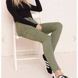 Garage - They won't honor the half off the second pair despite it being called jeggings online.