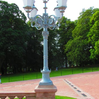 Slottsparken allé - Cool old lights - Landmarks & Historical Buildings Near Me - Oslo, 03