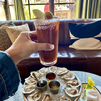 La Lucha - Sunday Funday!! The best oysters and drinks!! - Seafood Near Me - Houston, Texas