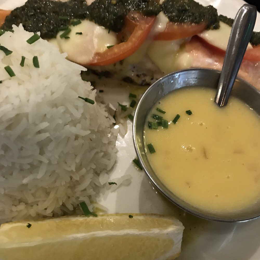 Les Ondes - Salmon w/ white butter and rice - Brasseries Near Me - Paris, 75 Les Ondes - Salmon w/ white butter and rice - Brasseries Near Me - Paris, 75