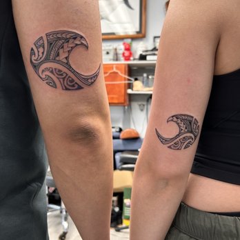 Tattoo Hawaii - Māori Wave - Tattoo Near Me - Honolulu, Hawaii Tattoo Hawaii - Māori Wave - Tattoo Near Me - Honolulu, Hawaii
