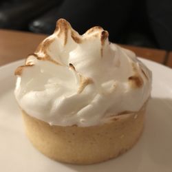 Diana McPherson Photography - Meringue. Mmmmm