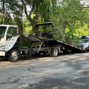 Quickie Towing - Truck - Towing Near Me - Calverton, Maryland Quickie Towing - Truck - Towing Near Me - Calverton, Maryland