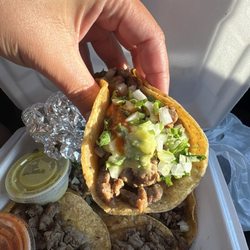 El Taco Riendo - Keep in mind meat fell off of the taco... overloaded in steakyyyy goodness
