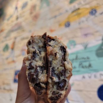 Levain Bakery - NoHo, NYC - Chocolate chip walnut - Bakeries Near Me - New York, New York Levain Bakery - NoHo, NYC - Chocolate chip walnut - Bakeries Near Me - New York, New York