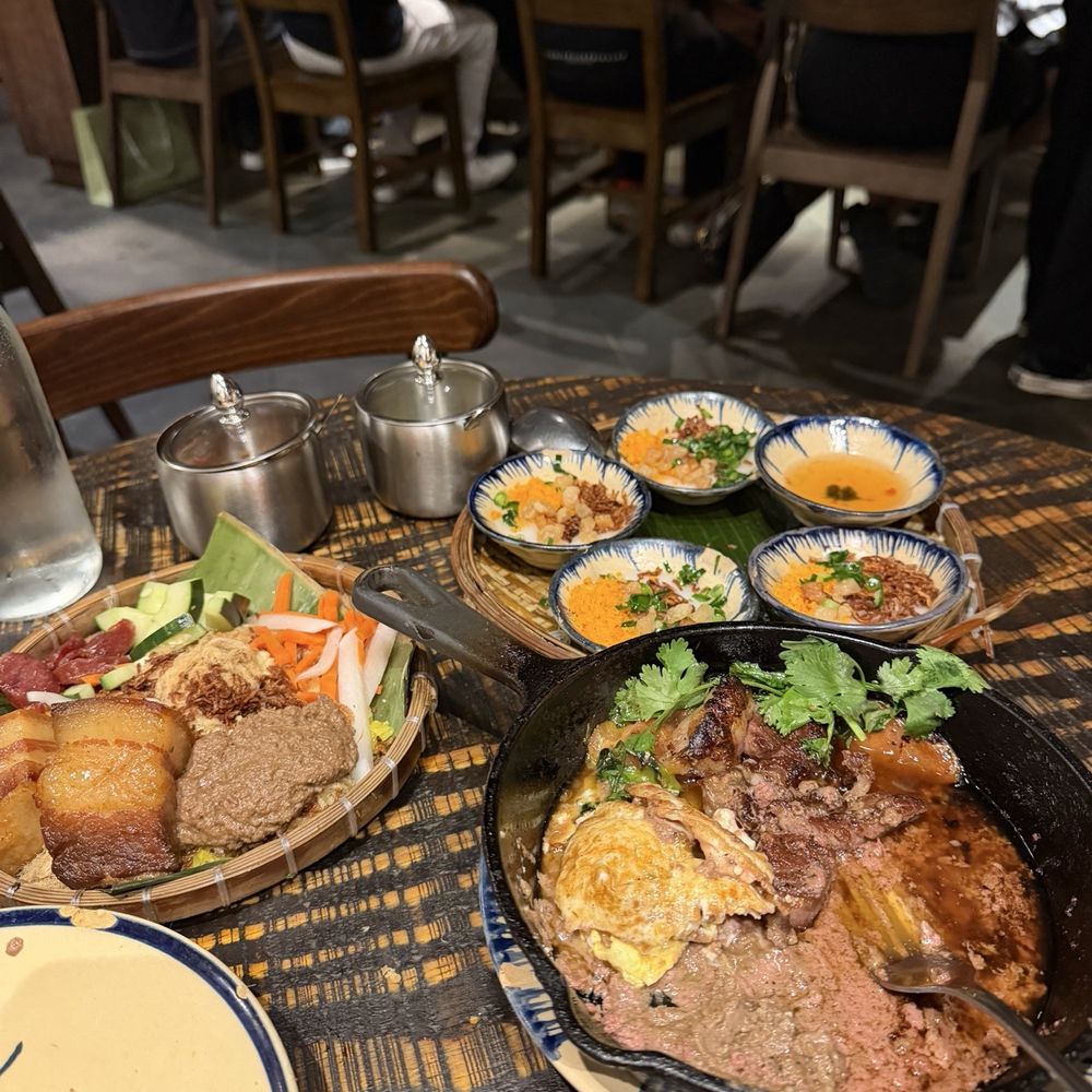 Banh Anh Em - Vietnamese Near Me - New York, New York