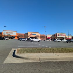 Windsor Square Shopping Center - Windsor Square, Matthews