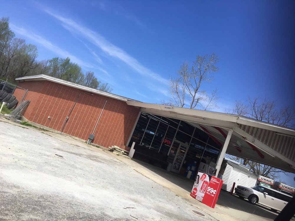 UHAUL 7196 James B White Hwy S, Whiteville, North Carolina Truck