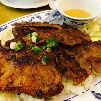 Pho Vinam - #54 Charboiled beef and pork over broken rice - Vietnamese Near Me - Riverside, California