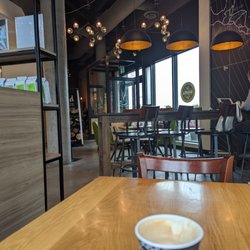 Good Earth Coffeehouse - Nice space