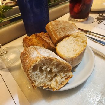 Kiosko Universal - complimentary bread - Spanish Near Me - Barcelona, B