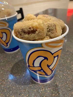 Auntie Anne's by null