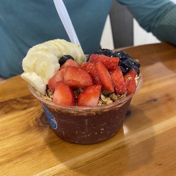 Shark Bowls and Bites - Açaà with toppings - Acai Bowls Near Me - Mount Pleasant, South Carolina Shark Bowls and Bites - Açaà with toppings - Acai Bowls Near Me - Mount Pleasant, South Carolina