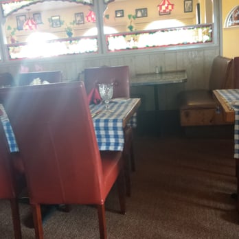 La Botte - Dinning room and booths - Italian Near Me - Lompoc, California La Botte - Dinning room and booths - Italian Near Me - Lompoc, California
