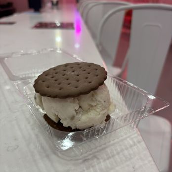 Cream Sip & Scoop - Cookie dough cream sandwich - Ice Cream & Frozen Yogurt Near Me - Greensboro, North Carolina Cream Sip & Scoop - Cookie dough cream sandwich - Ice Cream & Frozen Yogurt Near Me - Greensboro, North Carolina