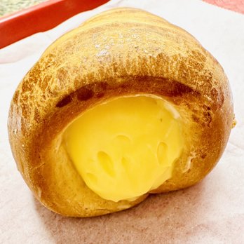 Elgin Fresh Market - The daily fresh pastries here are delightful - Fruits & Veggies Near Me - Elgin, Illinois