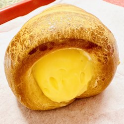Elgin Fresh Market - The daily fresh pastries here are delightful