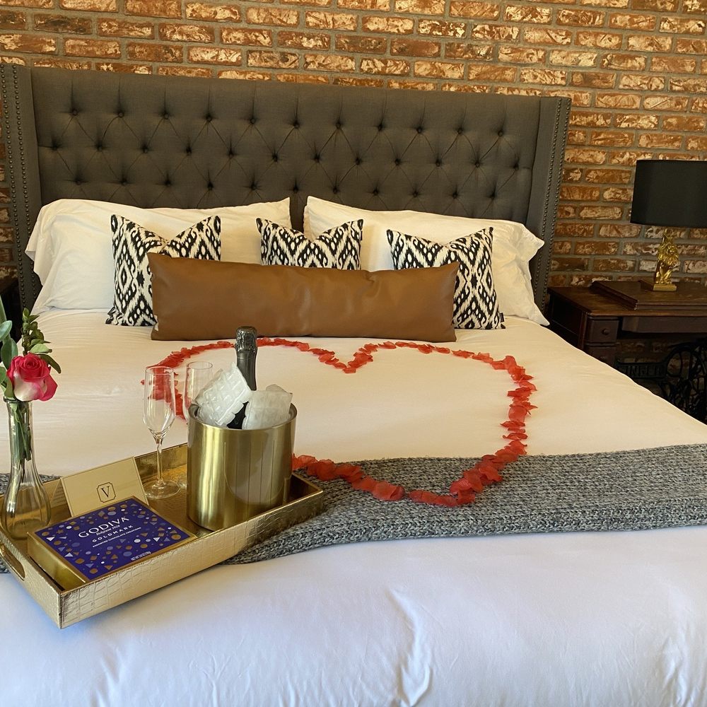 The Vine House Bed & Breakfast - Romance package - Bed & Breakfast Near Me - Temecula, California