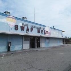 Indoor Swap Meet San Bernardino - Funny decor with a extinct still working phone