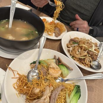 606 - Crispy Golden Noodles - Hong Kong Style - Hong Kong Style Cafe Near Me - San Francisco, California 606 - Crispy Golden Noodles - Hong Kong Style - Hong Kong Style Cafe Near Me - San Francisco, California