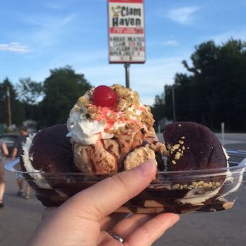 Clam Haven - Big whoop sundae - Seafood Near Me - Derry, New Hampshire