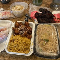 Veggie Mei Fun, spring roll, 5 chicken teriyaki, Sesame lunch special w/chicken & rice soup, fried rice & egg roll. Veggie Mei Fun, spring roll, 5 chicken teriyaki, Sesame lunch special w/chicken & rice soup, fried rice & egg roll.