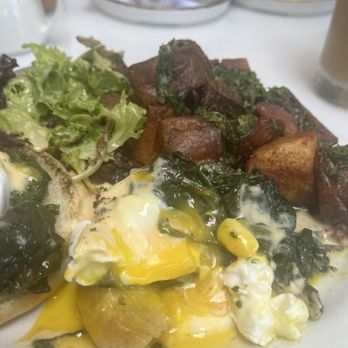 Hau Tree - Perfectly done egg that runs slowly over Eggs Benedict. - Seafood Near Me - Honolulu, Hawaii Hau Tree - Perfectly done egg that runs slowly over Eggs Benedict. - Seafood Near Me - Honolulu, Hawaii