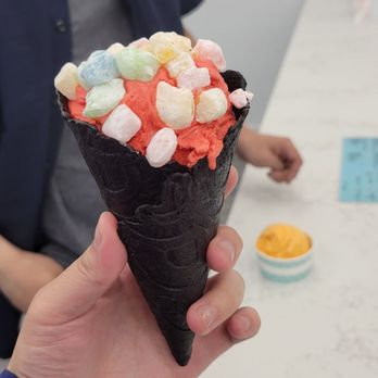 Stuffed Ice Cream - Midnight vanilla cone, red velvet ice cream, mochi - Ice Cream & Frozen Yogurt Near Me - Brooklyn, New York Stuffed Ice Cream - Midnight vanilla cone, red velvet ice cream, mochi - Ice Cream & Frozen Yogurt Near Me - Brooklyn, New York