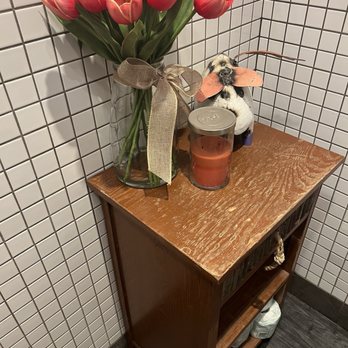 Sweet Fire Donna's - Very clean and nicely decorated non gender specific bathrooms - Barbeque Near Me - Alexandria, Virginia Sweet Fire Donna's - Very clean and nicely decorated non gender specific bathrooms - Barbeque Near Me - Alexandria, Virginia