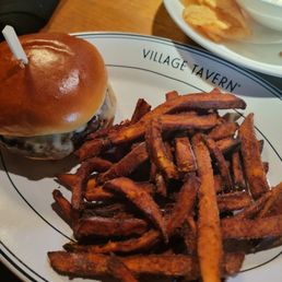 Cheeseburger with Sweet Potato Fries Cheeseburger with Sweet Potato Fries
