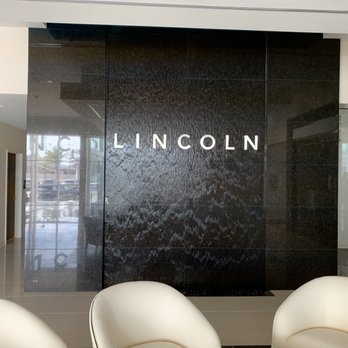 Lamarque Lincoln - Lincoln Interior Waterfall - Car Dealers Near Me - Kenner, Louisiana