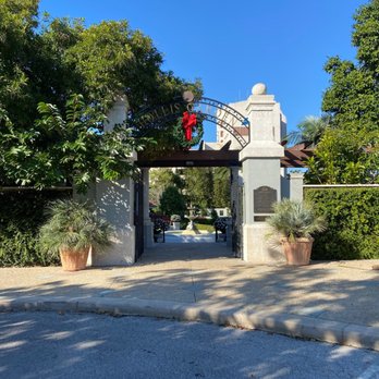 Hollis Garden - Entrance by the small parking lot - Botanical Gardens Near Me - Lakeland, Florida